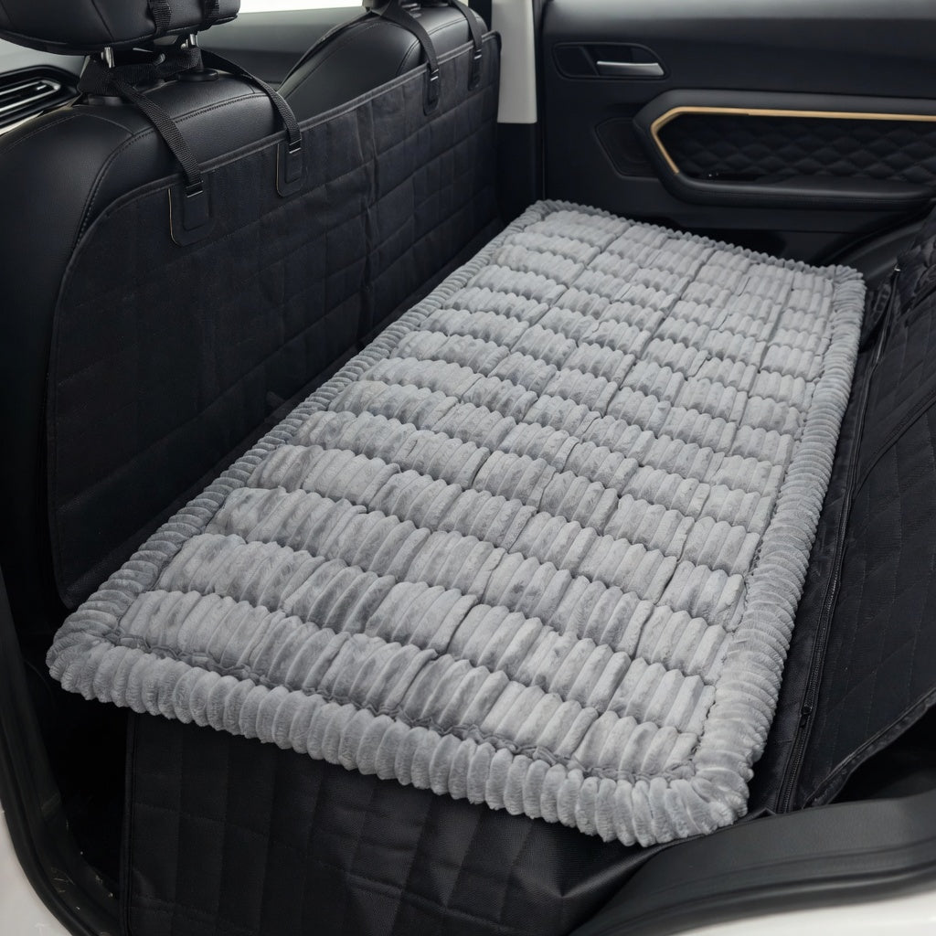 Gray ribbed comfort pad on the back seat hammock